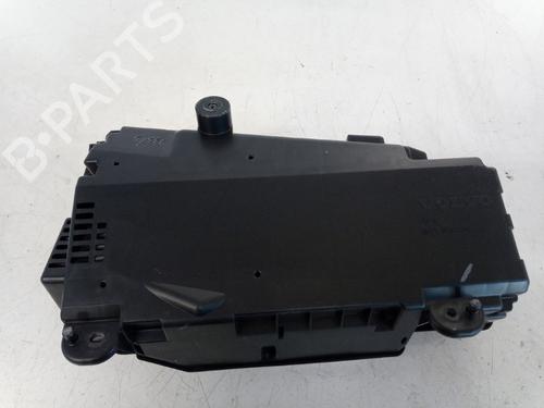 Display monitor VOLVO V60 II (225) T8 Plug-in Hybrid AWD | BP30159774C48