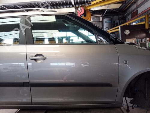 Used Right front door SKODA FABIA II Combi (545) 1.2 TDI (75 hp) 22505290