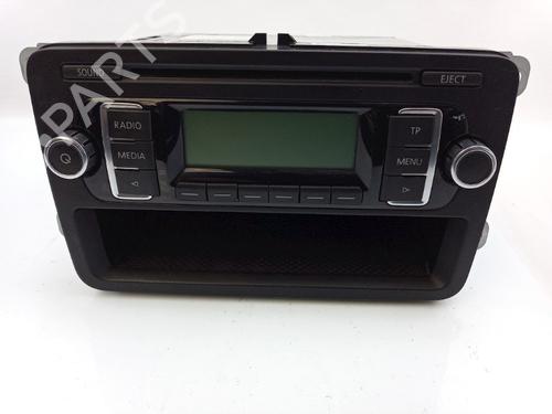 Używane Radio VW POLO V (6R1, 6C1) 1.2 TDI (75 hp) 22492172