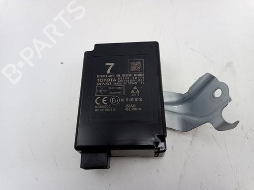 Used Electronic module TOYOTA YARIS (_P13_) 1.5 Hybrid (NHP130_) (101 hp) 22493604