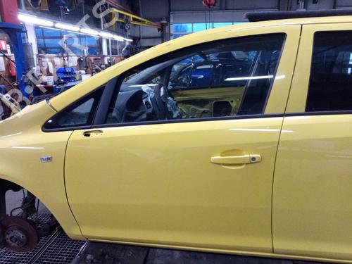 Porta anteriore sinistra OPEL CORSA D (S07) 1.4 (L08, L68) (90 hp) 31983030