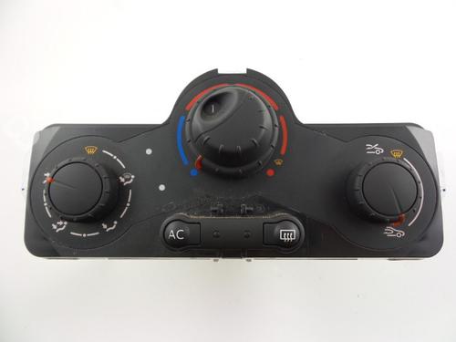 Used Climate control RENAULT CLIO III Grandtour (KR0/1_) 1.2 16V (KR0P) (101 hp) 22468161