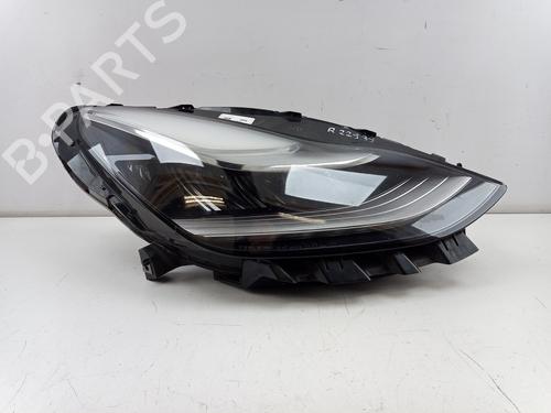 Used Right headlight TESLA MODEL 3 (5YJ3) EV AWD (351 hp) 23143925