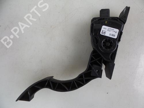 Used Pedal VOLVO V40 Hatchback (525) D2 (114 hp) 22478203