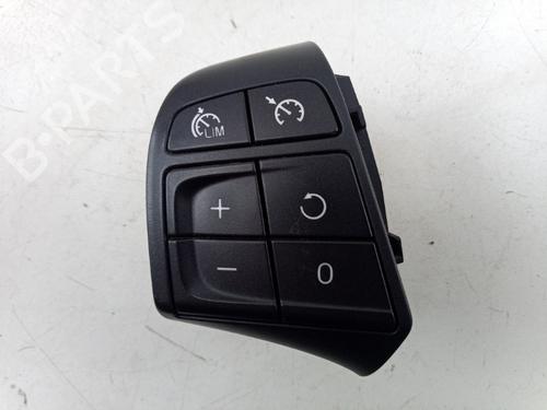 Used Switch VOLVO V40 Hatchback (525) T3 GTDi (150 hp) 25825024