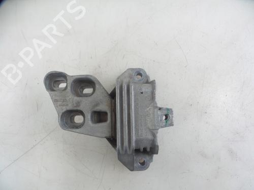 Used Engine mount MERCEDES-BENZ A-CLASS (W176) A 180 (176.042) (122 hp) 22491936