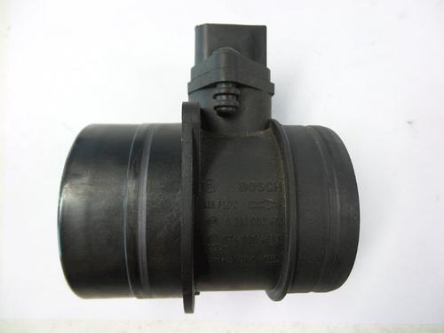 Used Mass air flow sensor SKODA SUPERB II (3T4) 2.0 TDI (140 hp) 22467055