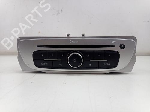 Used Radio RENAULT MEGANE III Grandtour (KZ0/1) 1.5 dCi (KZ09, KZ0D, KZ1G, KZ29, KZ14, KZ1W, KZ10, KZ1F,... (110 hp) 30464867