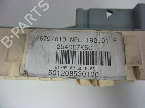 Używane Skrzynka bezpieczników FIAT STILO (192_) 1.2 16V (192_XA1B) (80 hp) 22462514