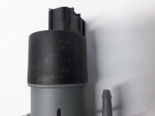 Washer pump TOYOTA YARIS (_P13_) 1.3 (NSP130_, NSP130) | BP22475180E24 