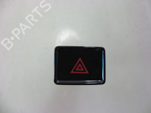 Advarselsbryter VW POLO VI (AW1, BZ1, AE1) 1.0 TSI (95 hp) 22485812