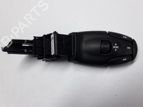 Commandes au volant PEUGEOT PARTNER Box Body/MPV (5_, G_) 2.0 HDi (90 hp) 22501629