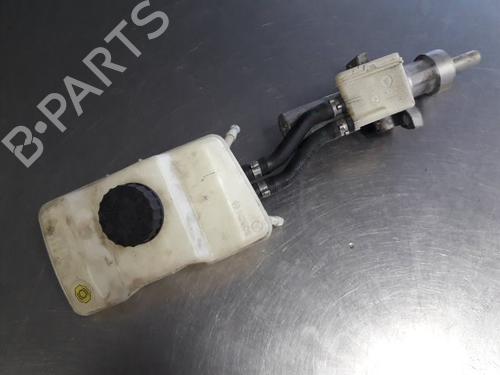 Used Brake master cylinder MERCEDES-BENZ VITO / MIXTO Van (W639) 115 CDI (639.601, 639.603, 639.605) (150 hp) 22451774