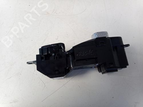 Switch VOLVO V60 II (225) T8 Plug-in Hybrid AWD | BP30159760I30 