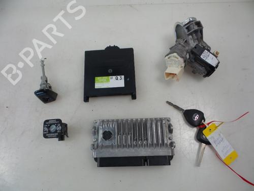 Module électronique TOYOTA YARIS (_P13_) 1.3 (NSP130_, NSP130) (99 hp) 22477490