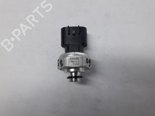 Używane Inne TOYOTA IQ (_J1_) 1.0 (KGJ10_, KGJ10R) (68 hp) 22511957