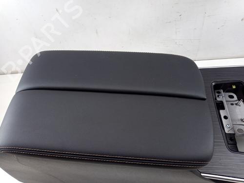 Middle console MAZDA CX-80 (KL_) e-SKYACTIVE PHEV AWD (KL0H, KL5S3P) | BP31932799I22 - Image 4