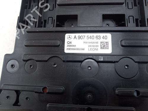 Fuse box MERCEDES-BENZ SPRINTER 5-t Platform/Chassis (B907) 517 CDI RWD (907.153, 907.155, 907.253, 907.255) | BP37428154E1 - Image 3