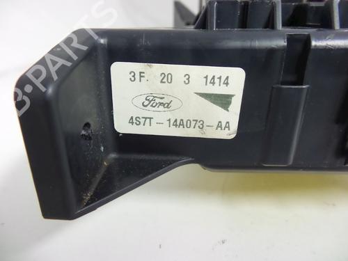 Fuse box FORD MONDEO III Turnier (BWY) 2.0 16V TDDi / TDCi | BP22454848E1 