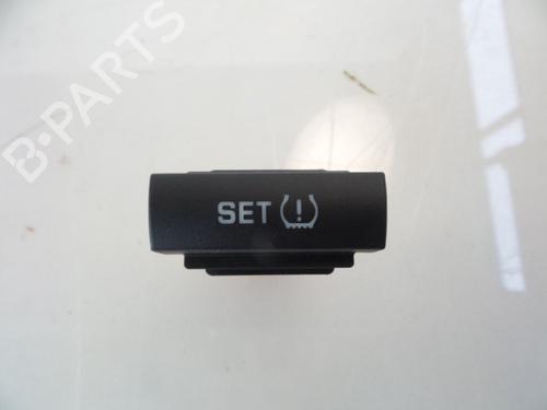 Used Switch SKODA OCTAVIA II Combi (1Z5) 1.6 TDI (105 hp) 22480770