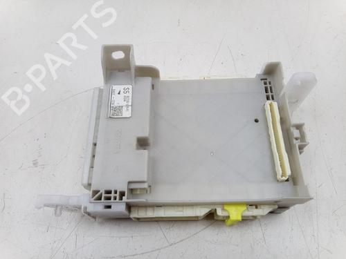 Zekeringkast TOYOTA YARIS (_P13_) 1.3 (NSP130_, NSP130) (99 hp) 29925348