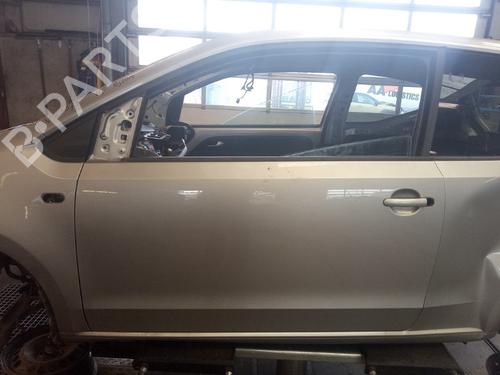 Used Left front door VW UP! (121, 122, BL1, BL2, BL3, 123) 1.0 (75 hp) 31075715