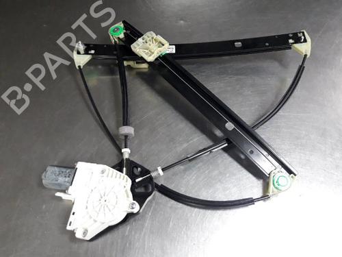 Rudehejsemekanisme ventre foran AUDI Q3 (8UB, 8UG) 2.0 TFSI quattro (170 hp) 22471684