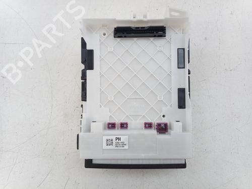 Used Fuse box Fuse box 37702026 37702026