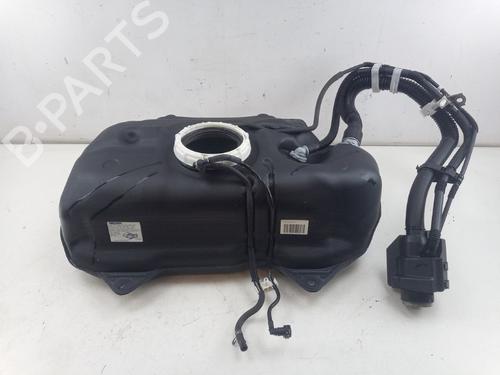 Used Fuel tank TOYOTA YARIS (_P13_) 1.5 Hybrid (NHP130_, NHP130) (101 hp) 31364927