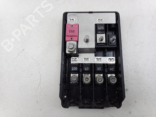 Used Fuse box BMW i3 (I01) Electric (170 hp) 24052504