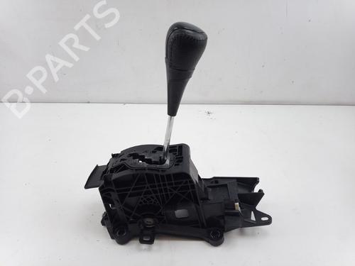 Used Gear lever TOYOTA YARIS (_P13_) 1.5 Hybrid (NHP130_) (101 hp) 27260923