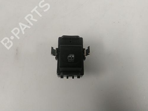 switch-renault-clio-v-b7_-2019-32122973 main image