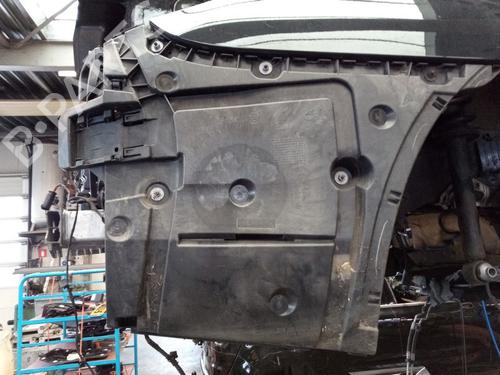 Kofangerbeslag bag BMW 5 (G30, F90) 530 e Plug-in Hybrid (252 hp) 31147426