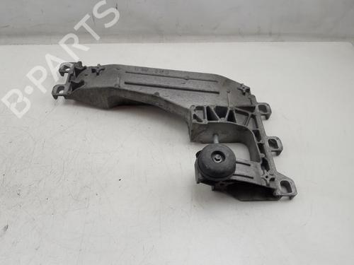 Used Gearbox mount LAND ROVER RANGE ROVER VELAR (L560) 3.0 D300 SDV6 4x4 (300 hp) 22507214