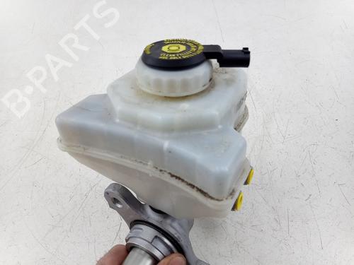 Brake master cylinder LAND ROVER RANGE ROVER SPORT II (L494) 3.0 TDV6 4x4 | BP25478477M77 