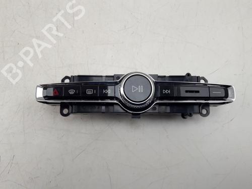 bilradio-volvo-v90-ii-estate-235-t5-31398845-2016-22508638 main image