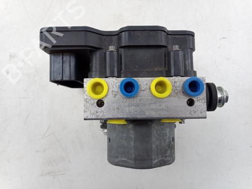 Used ABS pump RENAULT TWINGO III (BCM_, BCA_) 1.0 SCe 75 (73 hp) 24569603