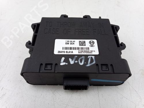 Used Electronic module RENAULT TWINGO III (BCM_, BCA_) 1.0 SCe 75 (73 hp) 32509864