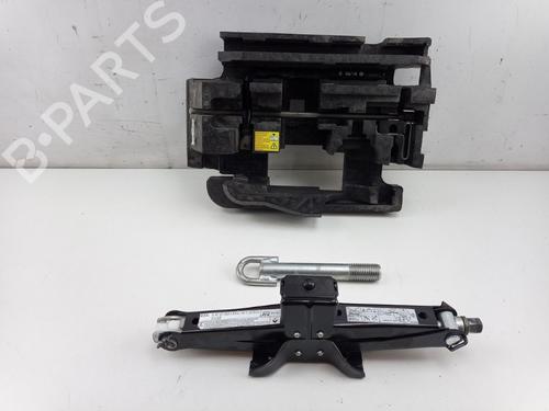 Used Jack Kit RENAULT MASTER III Van (FV) 2.3 dCi 130 FWD (FV0M, FV0Y, FV0J, FV02, FV03) (130 hp) 32097770