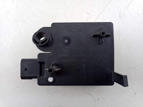 Control unit TESLA MODEL 3 (5YJ3) EV AWD | BP23110835M11 - Image 2