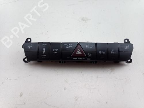 Bouton de warning MERCEDES-BENZ M-CLASS (W164) ML 320 CDI 4-matic (164.122) (224 hp) 32097769