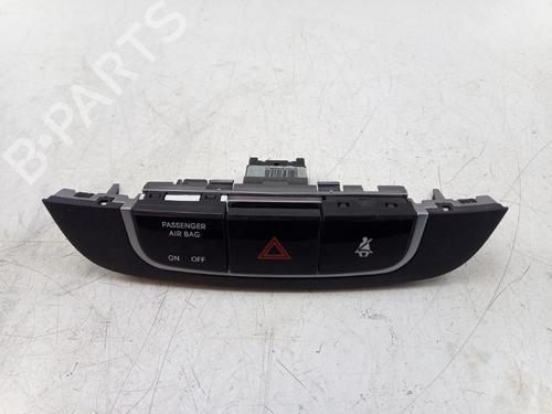 Used Warning switch Warning switch HYUNDAI ix35 (LM, EL, ELH) 2.0 (163 hp) 40263843 40263843