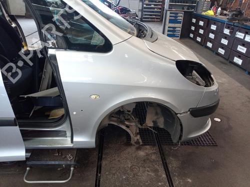 Forskærm Højre PEUGEOT 1007 (KM_) 1.4 (75 hp) 33217924