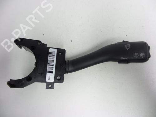 Commodo Essuie Glace / Phare SKODA FABIA I Combi (6Y5) 1.4 16V (80 hp) 22479544