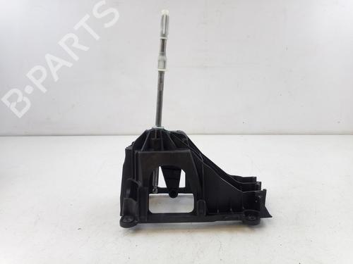 Used Gear lever RENAULT TWINGO III (BCM_, BCA_) 1.0 SCe 75 (73 hp) 24336432