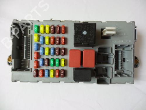 Used Fuse box ALFA ROMEO 147 (937_) 1.9 JTD (937.AXD1A, 937.BXD1A, 937.AXV1A, 937.BXB1A,... (115 hp) 30834853