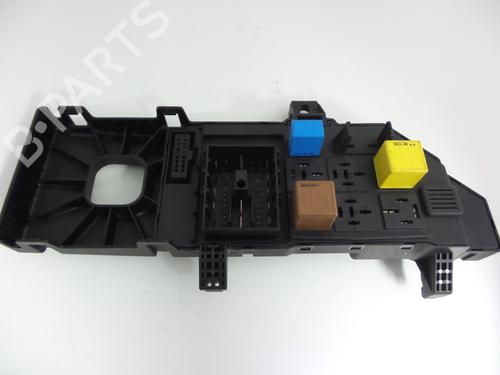 Used Fuse box OPEL VECTRA C GTS (Z02) 1.9 CDTI (F68) (120 hp) 22452303