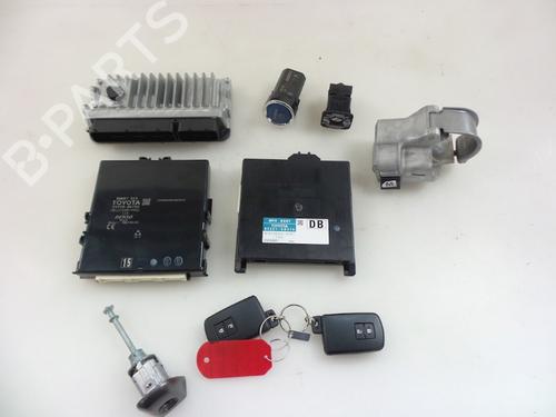 Used Electronic module TOYOTA YARIS (_P13_) 1.5 Hybrid (NHP130_, NHP130) (101 hp) 22481221