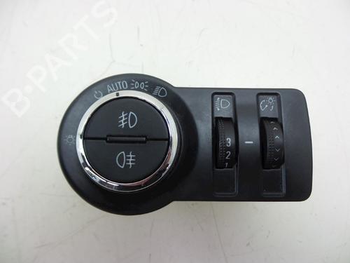 Used Headlight switch OPEL INSIGNIA A Saloon (G09) 1.4 (69) (140 hp) 22491285
