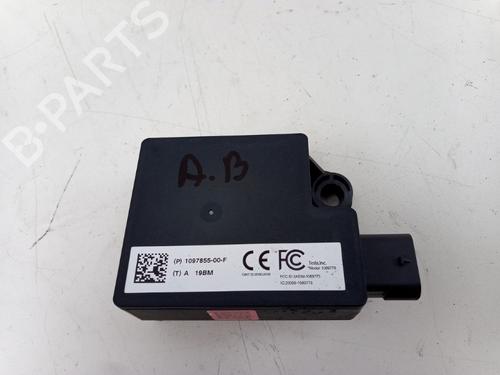 Elektronische module TESLA MODEL 3 (5YJ3) EV (261 hp) 22492924